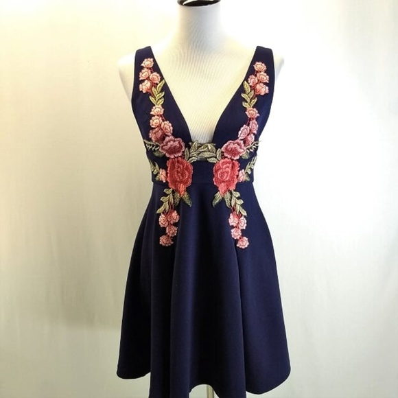 L'ATISTE Dresses & Skirts - New L'Atiste Small Dress Blue Floral Above Knee